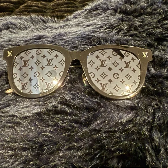 Louis Vuitton Black and Gray Monogram Sunglasses - Picture 2 of 5